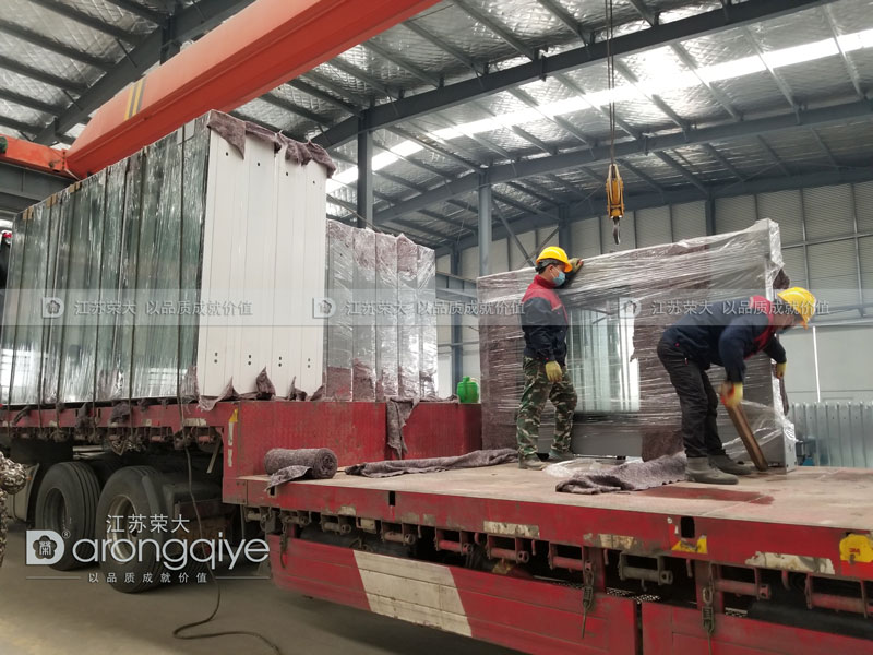 廣東太陽(yáng)能候車亭發(fā)貨案例