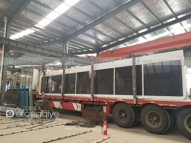 第二批廣東太陽(yáng)能候車亭發(fā)貨