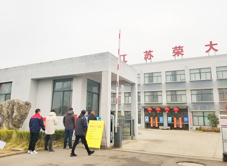 復(fù)工加防疫，榮大候車亭兩不誤配圖二