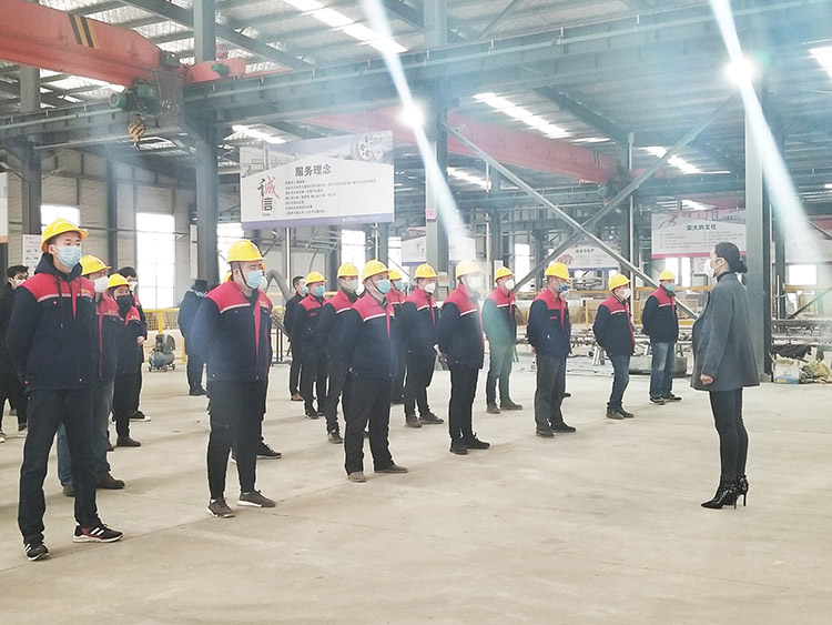 復(fù)工加防疫，榮大候車亭兩不誤配圖四