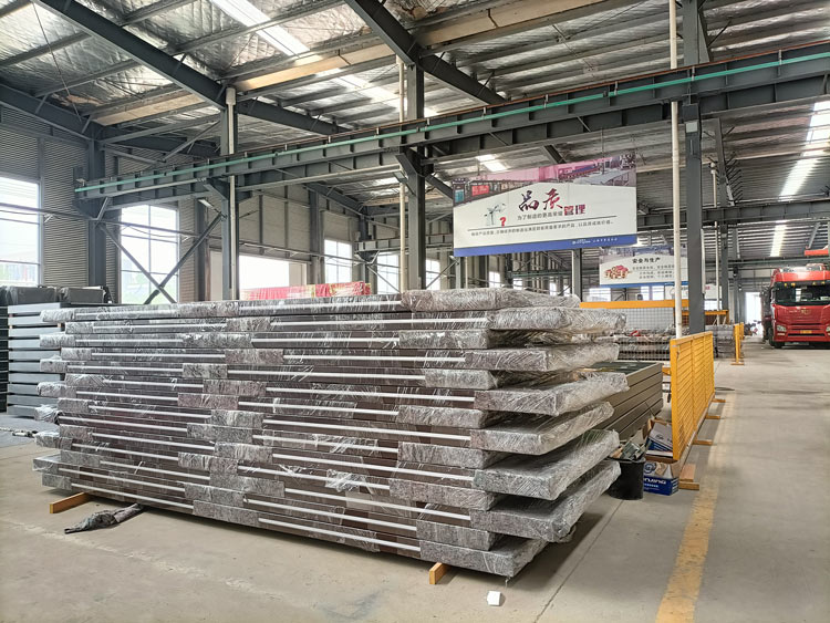 榮大供應(yīng)山西一批仿古候車(chē)亭