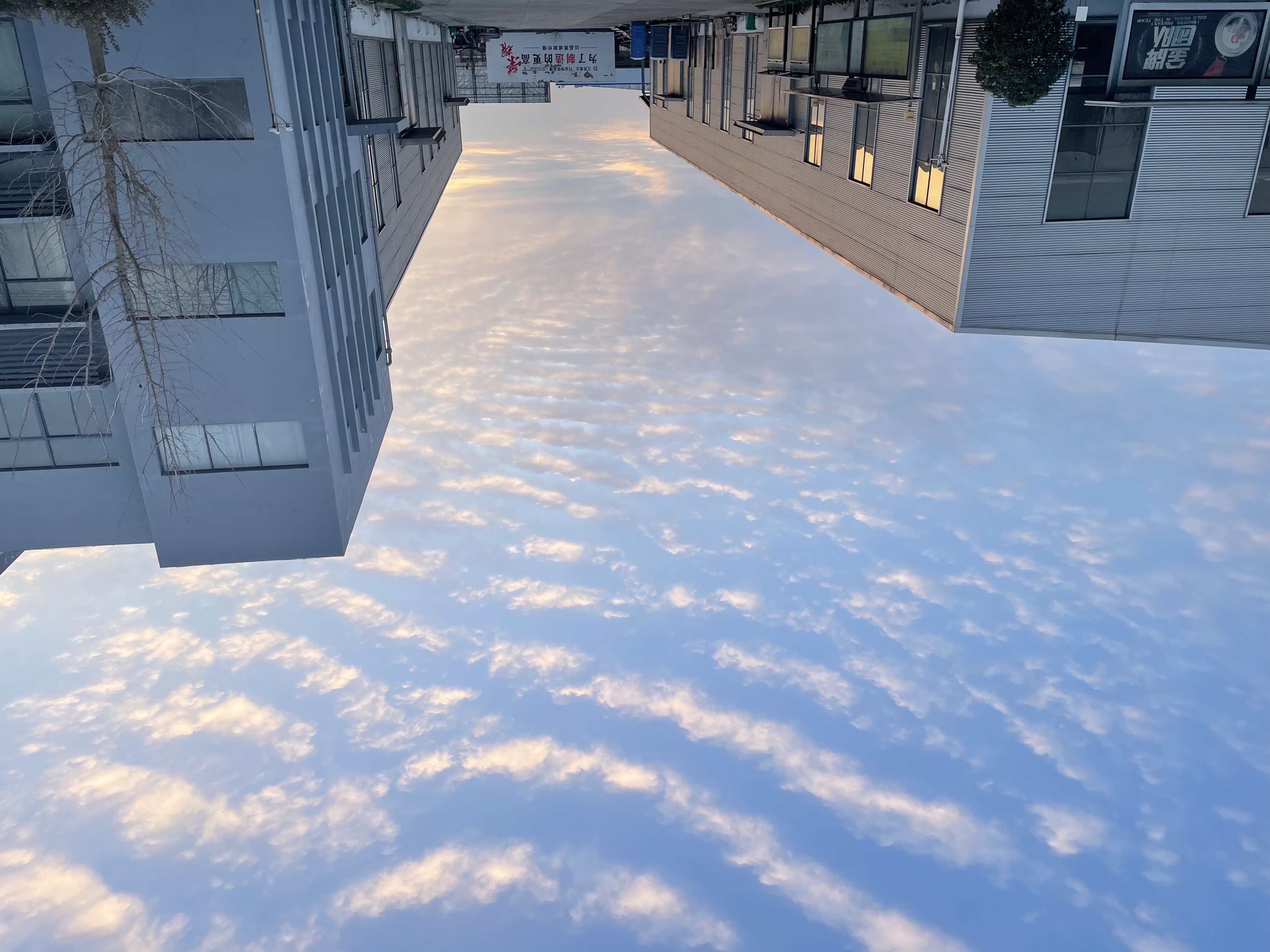 榮大候車亭生產(chǎn)基地